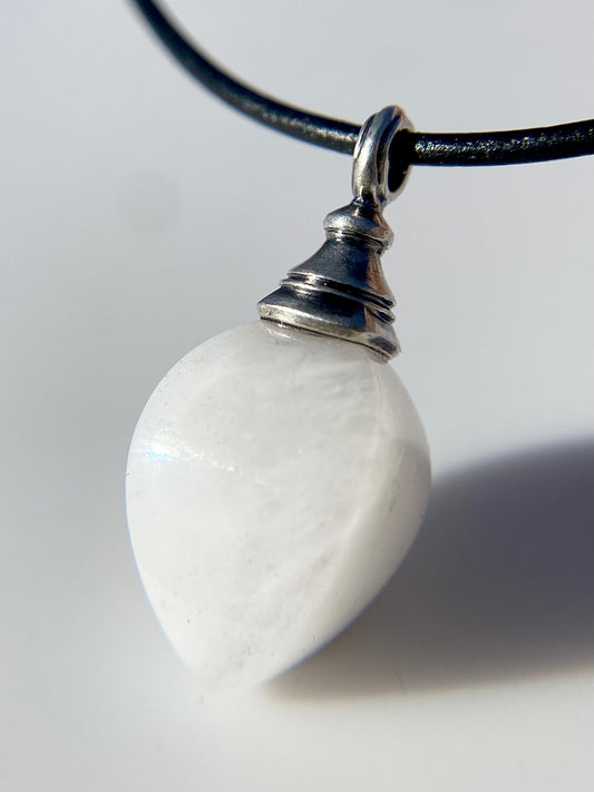 Quartz Heart Pendulum Pendant